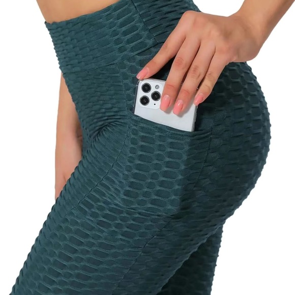 Pants - NWT Leggings with pockets.